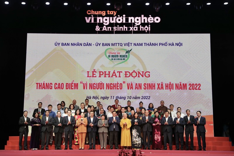 Agribank ung ho 2 ty dong Quy “Vi nguoi ngheo” va an sinh xa hoi Ha Noi-Hinh-2