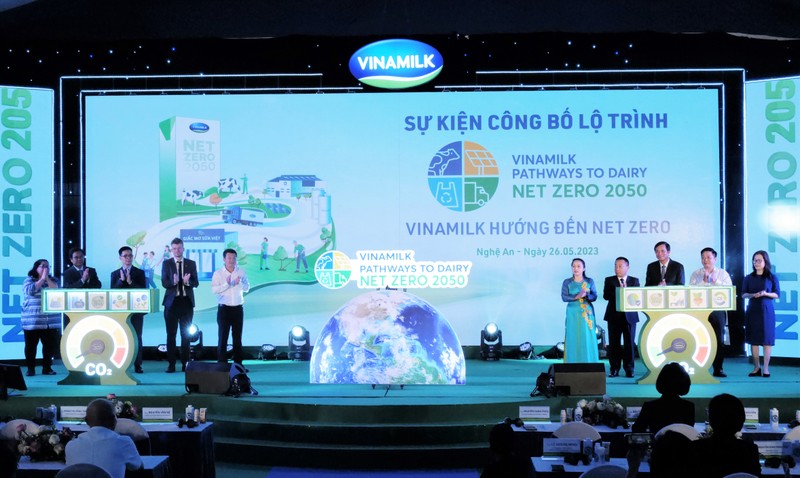 Vinamilk co nha may va trang trai dat chung nhan trung hoa carbon