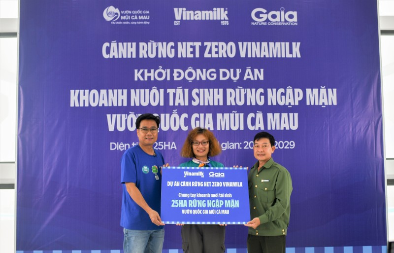 Canh rung Net Zero Vinamilk tai cuc Nam voi du an tai sinh 25 Hecta rung ngap man