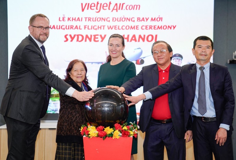 Vietjet khai truong duong bay Ha Noi – Sydney voi ve hang Thuong gia giam toi 50%