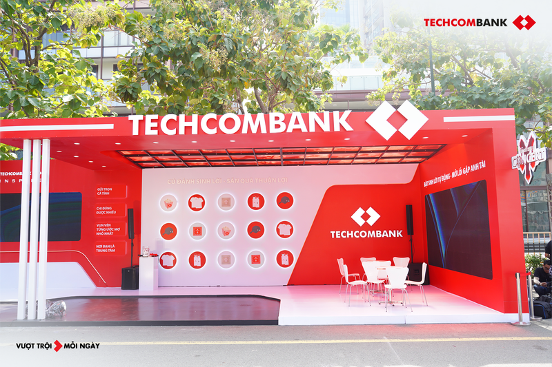 Khach hang Techcombank duoc check-in som cung cac anh trai vuot ngan chong gai-Hinh-4