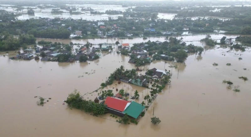 Nhieu noi o Quang Ngai bi ngap sau mua lon keo dai