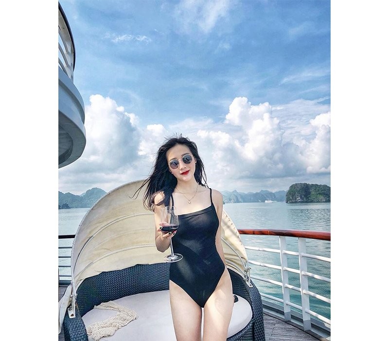 Dan tinh ngay ngat voi duong cong nong bong cua hotgirl Tuyen Quang