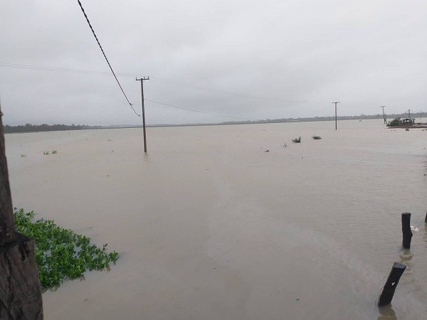 Hien tuong bat thuong, 1.500 ha trai cay cua bau Duc tai Lao bi ngap lut