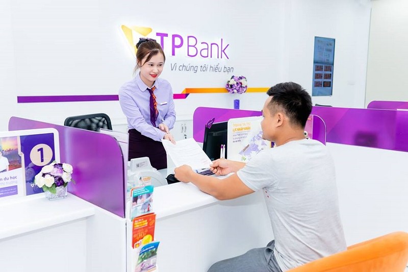 TPBank bao loi nhuan 9 thang 2.400 ty dong nhung co phieu van di ngang