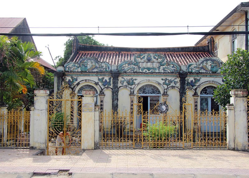 Nha tram cot, phu tho tram mac doc dao o mien Tay