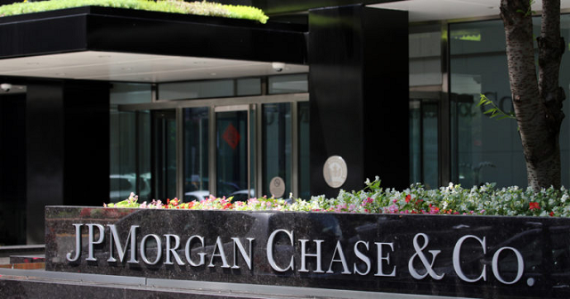 J.P. Morgan: Chung khoan Viet 'dau trong ngan han, loi trong dai han' vi corona