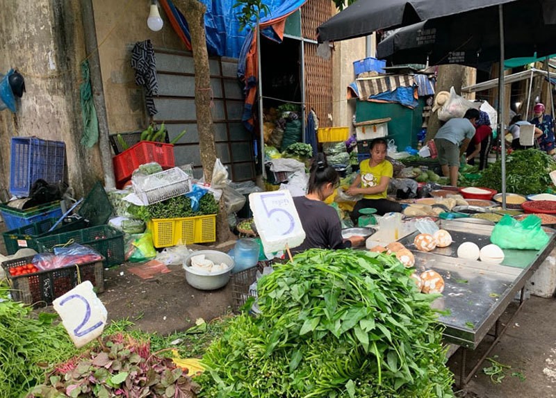 Di cho dau moi, cam 10.000 dong du rau xanh an ca ngay cho gia dinh-Hinh-3