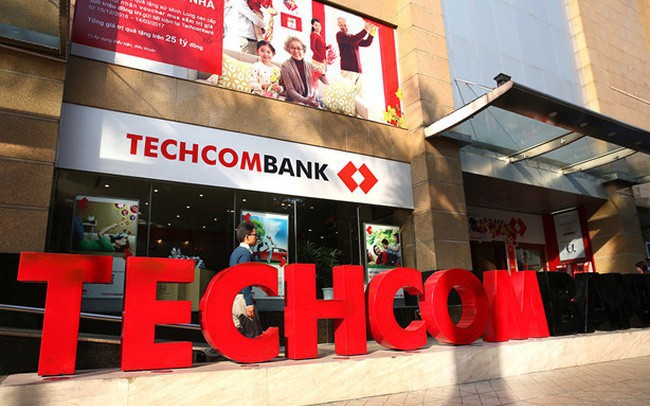 Techcombank bao lai vuot ke hoach, dong tien thuan am hon 10.000 ty