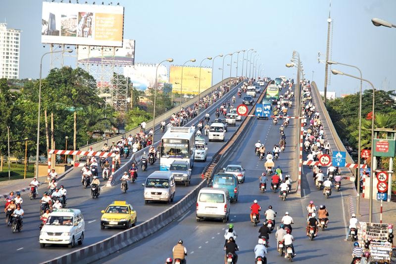 Dau tu 24.500 ty dong xay dung duong tren cao: CII phieu luu voi suc khoe tai chinh