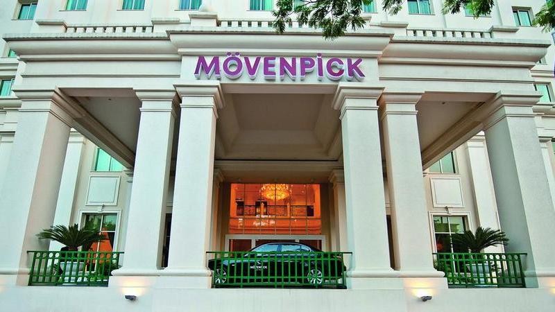 Moevenpick Hanoi lao dao, Roxy VN con ganh them 'cuc lo' Mercure Hanoi La Gare