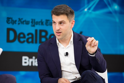 Ty phu Brian Chesky len ke hoach 'song tren Airbnb'