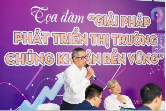 Co dong trung va dai han se tiep tuc dong hanh cung nganh ngan hang?