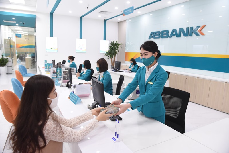 Lai quy 2 cua ABBank lao doc 94%, no xau vuot nguong len 4,55%-Hinh-2