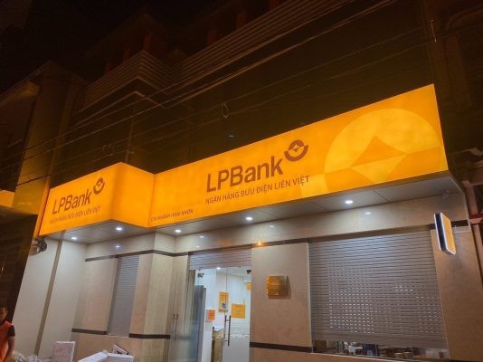 LPBank bao lai quy 3 dat hon 990 ty dong