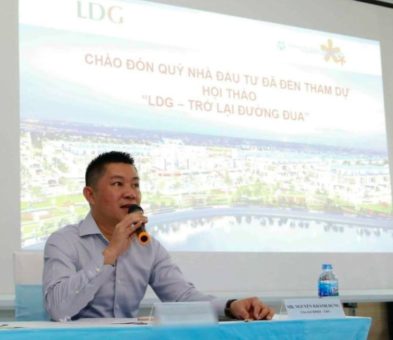 Chu tich LDG Nguyen Khanh Hung truoc khi bi bat tung dinh lum xum nao?