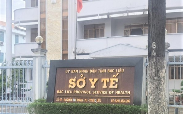 Vi sao Giam doc So Y te Bac Lieu Bui Quoc Nam bi khoi to?