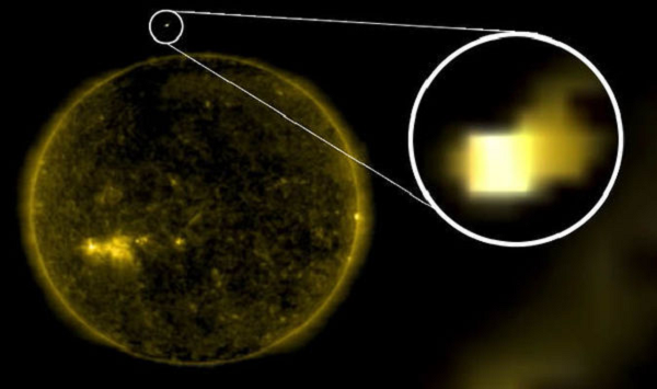 UFO di chuyen gan Mat Troi bat ngo lot vao livestream cua NASA?-Hinh-12