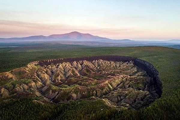 Lo ngai tham hoa xay ra khi “Canh cua dia nguc” o Siberia ngay cang mo rong-Hinh-10