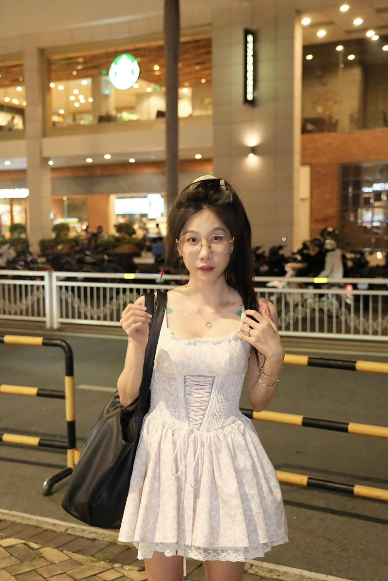 Muot mat hinh anh nu streamer Viet lan bien cuc dep-Hinh-7