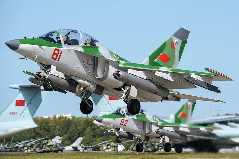 Chien dau co Yakovlev Yak-130 Viet Nam sap mua hay the nao?-Hinh-10