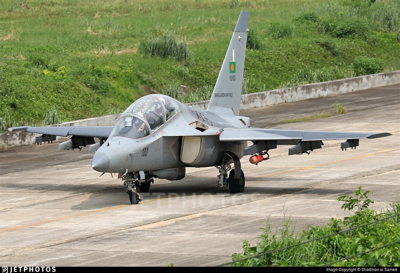 Chien dau co Yakovlev Yak-130 Viet Nam sap mua hay the nao?-Hinh-5