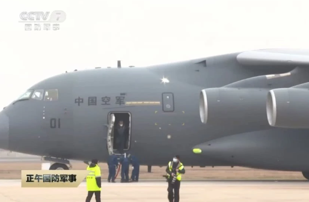 'Soi' vận tải cơ Y-20 Trung Quốc làm cầu hàng không tiếp tế Vũ Hán - Hình 10 'Soi' van tai co Y-20 Trung Quoc lam cau hang khong tiep te Vu Han-Hinh-10