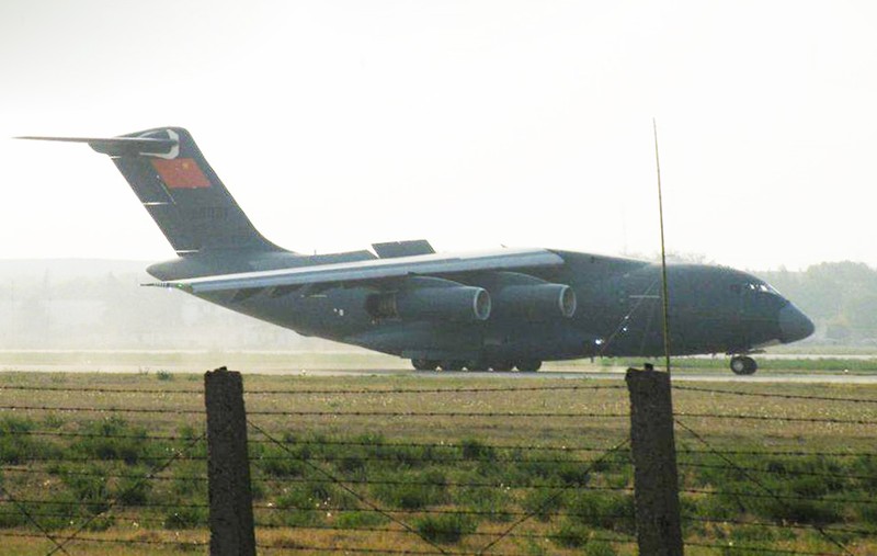 'Soi' vận tải cơ Y-20 Trung Quốc làm cầu hàng không tiếp tế Vũ Hán - Hình 11 'Soi' van tai co Y-20 Trung Quoc lam cau hang khong tiep te Vu Han-Hinh-11