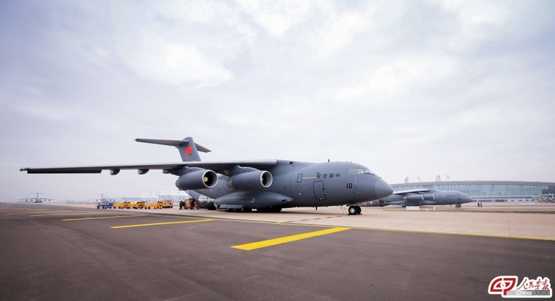 'Soi' vận tải cơ Y-20 Trung Quốc làm cầu hàng không tiếp tế Vũ Hán - Hình 8 'Soi' van tai co Y-20 Trung Quoc lam cau hang khong tiep te Vu Han-Hinh-8