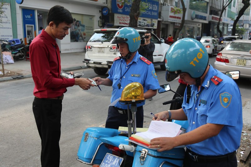 Thanh tra giao thong tang cuong kiem tra, xu ly xe khach dip le 2/9