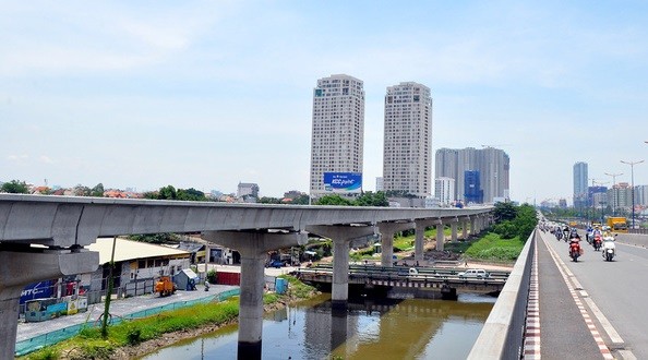 Thao nut that dau tien cho metro Ben Thanh - Suoi Tien