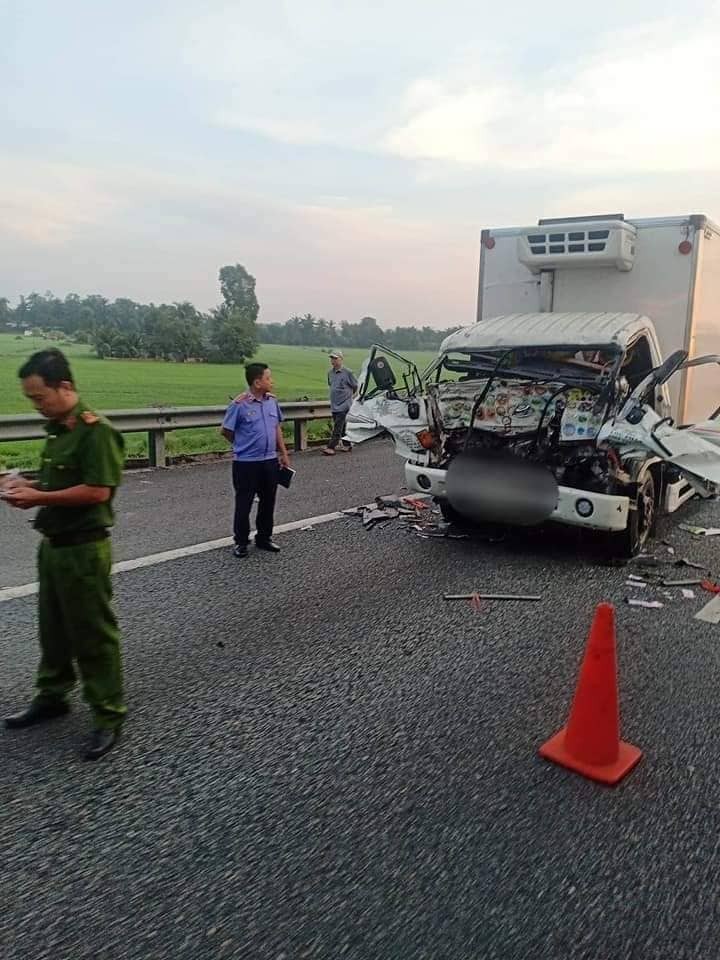 2 cha con tu vong thuong tam tren cao toc o Sai Gon