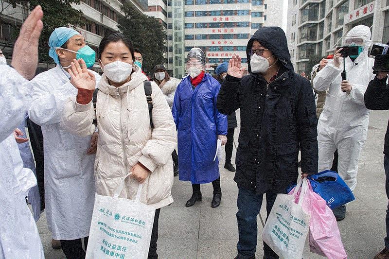 3 benh nhan nhiem virus corona o Vu Han duoc chua khoi va xuat vien