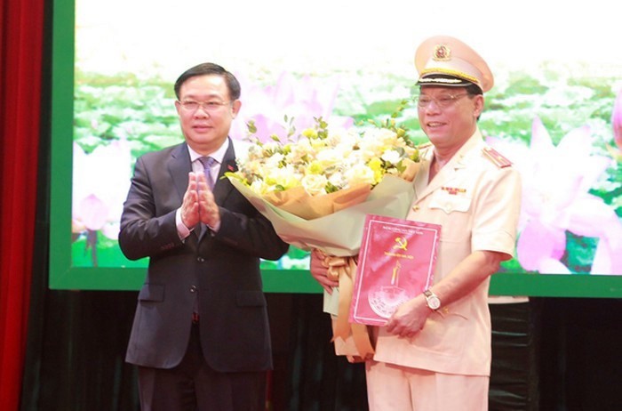 Thieu tuong Nguyen Hai Trung giu chuc Giam doc Cong an Ha Noi