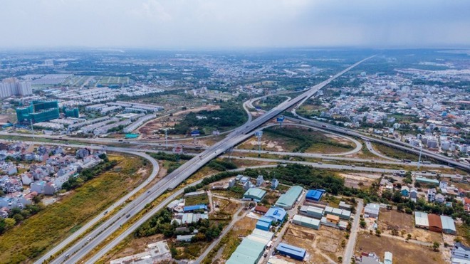 Cao toc Phan Thiet - Dau Giay sap hoan thanh giai phong mat bang