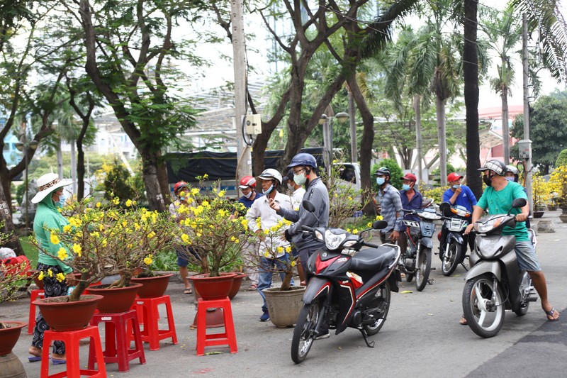 Buon ban e am, tieu thuong cat trui mai tet o Sai Gon