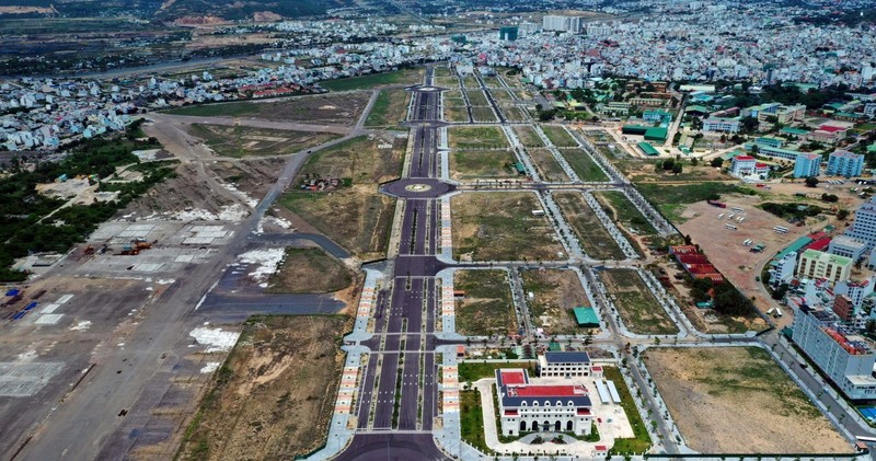 Kien nghi xu ly nghiem vu 'sai pham trong viec giao dat san bay Nha Trang'