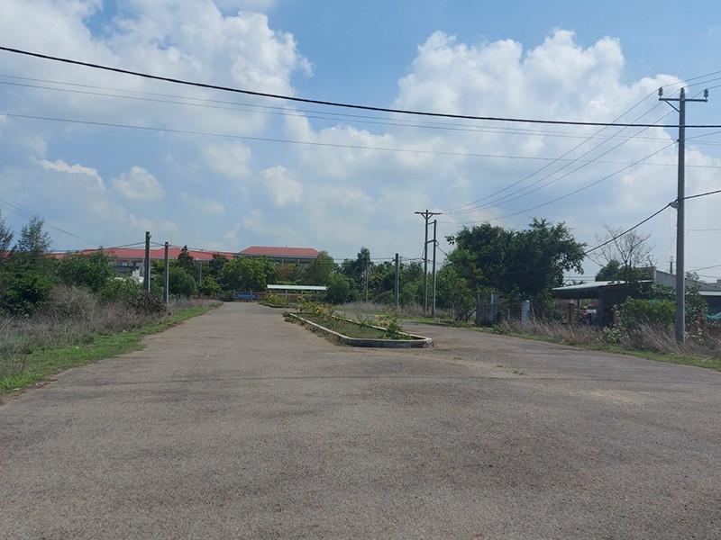 Xac minh viec cap dat cho can bo trai quy dinh tai Ba Ria - Vung Tau