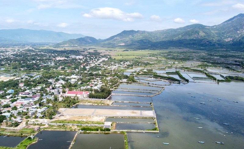 No ro tinh trang 'hien dat' lam duong nhung de phan lo, ban nen o Khanh Hoa