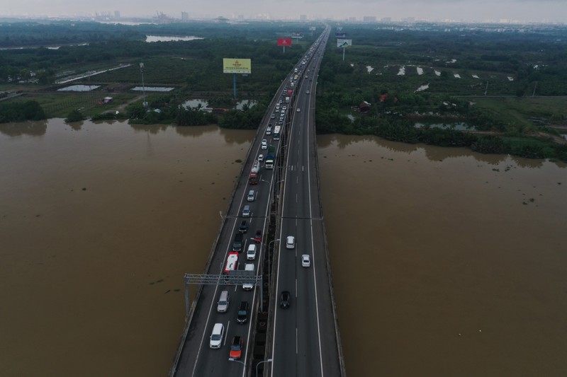 O to lai un u keo dai tren cao toc TP HCM - Long Thanh - Dau Giay-Hinh-2