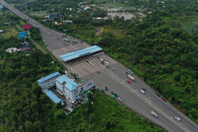 O to lai un u keo dai tren cao toc TP HCM - Long Thanh - Dau Giay-Hinh-9