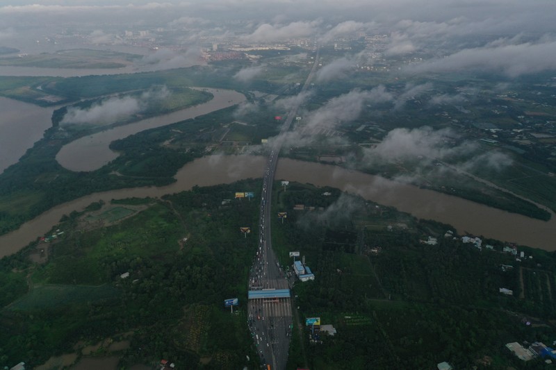 O to lai un u keo dai tren cao toc TP HCM - Long Thanh - Dau Giay