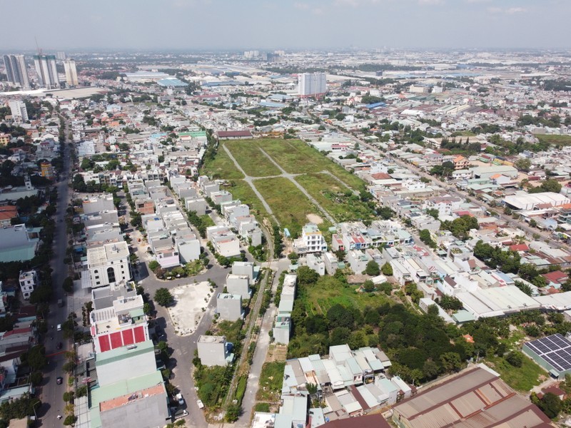 Binh Duong thong tin ve du an Khu nha o thuong mai duong sat mo rong bi ngung hoat dong