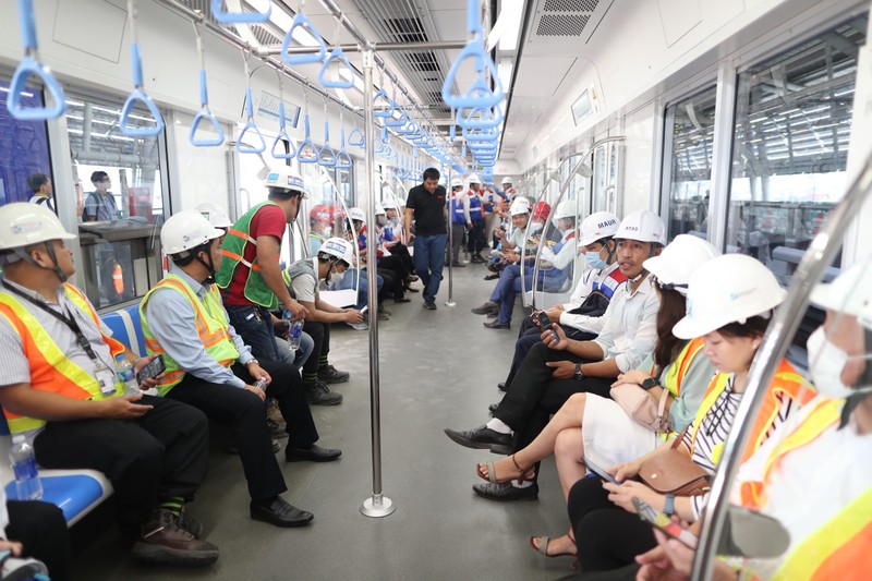 Hinh anh tau metro so 1 lan banh chay thu gan 10km-Hinh-12