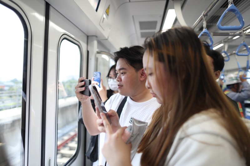 Hinh anh tau metro so 1 lan banh chay thu gan 10km-Hinh-13