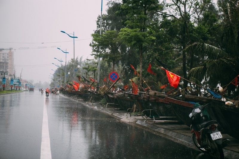 Bao giat cap 10 dang do bo Quang Ninh - Hai Phong, mua du doi trut xuong Ha Noi-Hinh-6