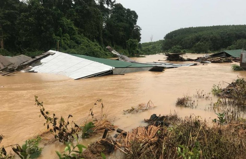 Mua rat to tu Quang Binh den Ha Tinh, nguy co cao xay ra lu quet