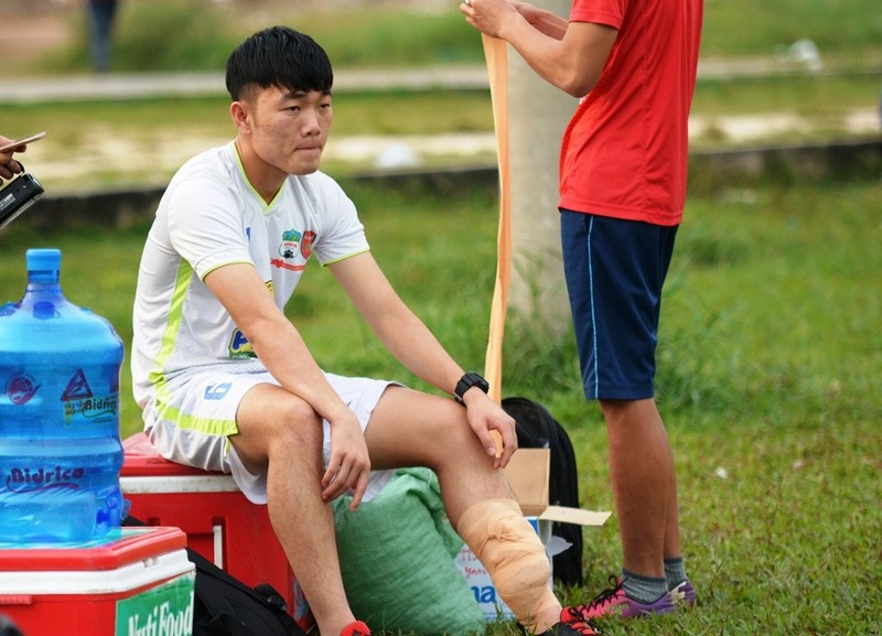 Tien ve Luong Xuan Truong bi dut day chang goi, nghi thi dau gan 1 nam