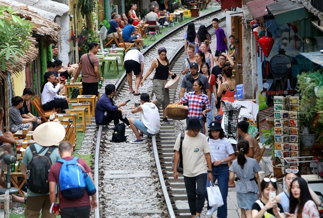 Ca phe duong tau o Ha Noi sap bi gia tan