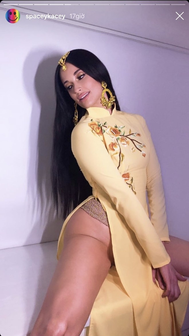 Mai Phuong Thuy mac ao dai trong suot khoe nguc no va cac sao Viet bi chi trich-Hinh-2